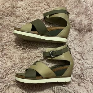 OTBT Teamwork ankle strap wedge sandals, size 9.5.